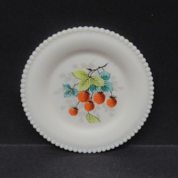 Westmoreland Milk Glass BEADED EDGE 6 Inch Hand Painted Strawberry Plate - Picture 3 of 4